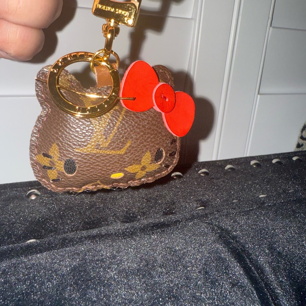 Brand new upcycled Louis Vuitton hello kitty Keychain/ bag charm - Picture 5 of 5